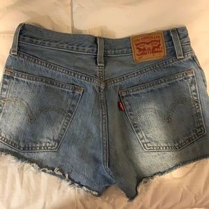 LEVI JEAN SHORTS